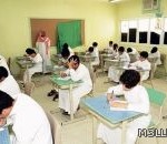 سائقو مؤسسة أهلية لحافلات مدارس الخفجي يتوقفون عن العمل اعتراضاً على «خصم الإجازات»