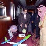 المعلم شراحيلي يقدم إستراتيجية التعلم بالترفية بحضور رئيس قسم اللغة العربية ومشرفي مكتب شرق الدمام