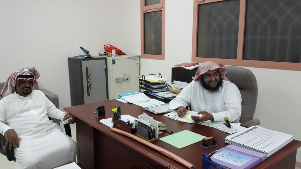 2 مدير المدرسة