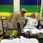 الأستاذ عبدالرحمن القرني معلم لغة عربية للمرحلة الابتدائية في مدرسة العماير بقطاع الامواه يعبر عن شعوره تجاه عاصفة الصحراء