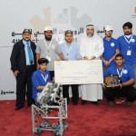 طلاب مدرسة التحفيظ بتبوك يطلبون مشاركة عامل النظافة بمدرستهم في حفل تخرجهم