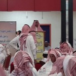 جمعية البر بأبها ” تقدم هدايا للطلاب المستجدين