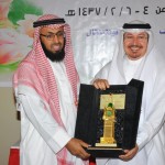 الدفاع المدني والهلال الأحمر يباشر إغماء ١٤طالبة بكلية التميز بعنيزة