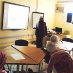 معلم لغة إنجليزية  بأحد رفيدة يبتكر طريقة مشوقة للتعلم عن بعد