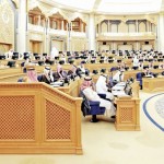 معلم يزور أحد طلابه في المستشفى