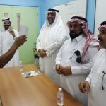 مدير تعليم مكتب الشرق بجدة يكرّم  الأستاذ فواز بن مقعد العتيبي