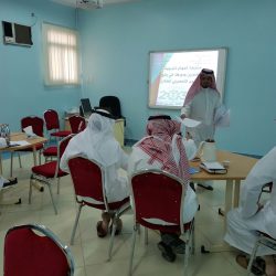 طلاب بحرة الابتدائية وثانوية ابن رشد للمقررات يزورون معرض الكتاب الدولي بجدة