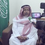 طلاب مدرسة ابن رشد ببحرة يستقبلون قائدهم بعد قطعه لإجازته المرضية وعودته لقيادة المدرسة