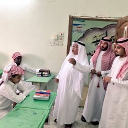 مساعد مدير مكتب التعليم ببحرة يجتمع بالمشرفين