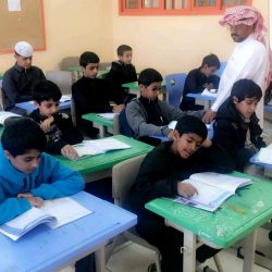 مدير تعليم عسير يشهد تكريم طلاب ومعلمي ثانوية أبها الأولى