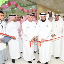 محكمو جائزة حمدان بن راشد آل مكتوم للأداء التعليمي المتميز فئة المعلم المتميز يزورون تعليم مكة