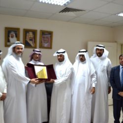 معلم يزور طلابه بعد نقله خارجيا ويتفاجأ بردة فعلهم