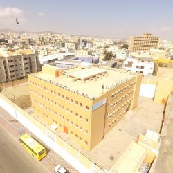 طلاب يديرون العمل الإعلامي بتعليم عسير