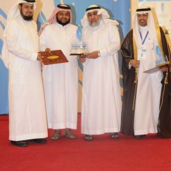 مديرمكتب بحرة يكرم قائد متوسطة فقيه