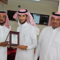 الشاب ” فواز العنزي ” يحتفل بمناسبة تخرجه من جامعة الملك سعود