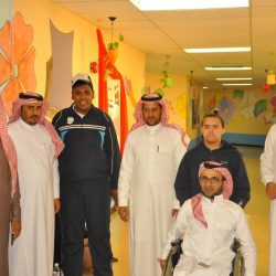قيادات التعليم تستقبل الطالب الأحمري بمطار أبها