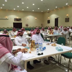 تعليم عسير يدرب رواد النشاط على طرق تفعيله