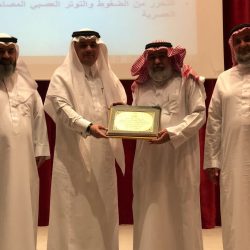 مدير ومنسوبو ومنسوبات التعليم بالرس يجددون البيعة لخادم الحرمين الشريفين