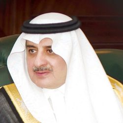 الطريقي يكرّم الطلاب المشاركين في المنافسات المركزية