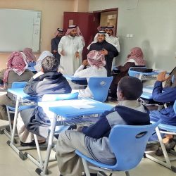 مدير تعليم منطقة تبوك يكرم عددا من مشرفي القيادة المدرسية وقادة المدارس