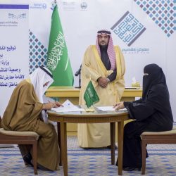 الابتدائية الخامسة تستضيف برنامج ” انطلاق لتعزيز مهارات اللغة العربية في الصفوف الأولية “