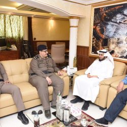 الفهمي … حارس مدرسة يتحدى الظروف ويحصل على درجة البكالوريوس .. حلمه أن يكون معلماً وطموحه الدراسات العليا