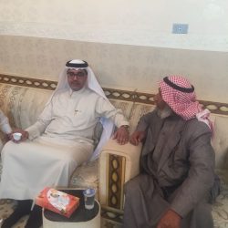 بقيادة مربي الصف طلاب الصف الأول الابتدائي بمدرسة أملج الأهلية ينثرون إبداعاتهم في الإذاعة الصباحية