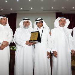 مدير تعليم الرياض يكرم القادة المتميزين.. ويؤكد: أنتم صمّام القيم والأخلاق