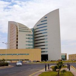 جامعة الملك سعود تخصص وسائل تواصل لتسهيل إنهاء نقل مبتعثيها من كندا