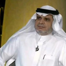 ” وزير التعليم ” يوضح سبب تعليق الدراسة للطلاب دون المعلمين