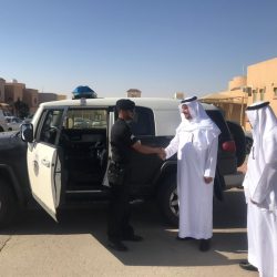 “رضاي عنك ” هدية والدة معلم في الأفلاج بحفل تقاعده .. الدموع سبقت عبارات الوداع
