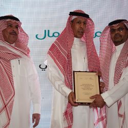 أمير تبوك يستقبل المخترعة مريم القيسي