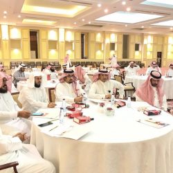 أمير تبوك يرعى حفل تخريج الدفعة الخامسة طلاب وطالبات كلية الغد