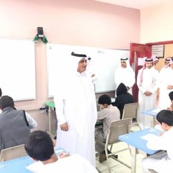 نصف مليون طالب وطالبة يجرون اختبارات نهاية العام في الرياض براحة واطمئنان