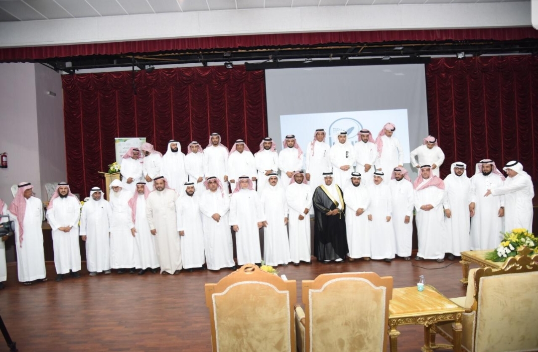 مدير عام تعليم الرياض يهنئ القيادة بالعيد ويوجه رسالتين لمنسوبي الإدارة