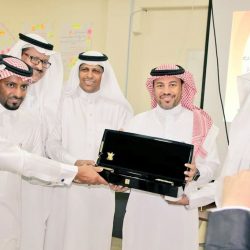 مدير التعليم المستمر يزور مراكز محو الأمية بالوجه