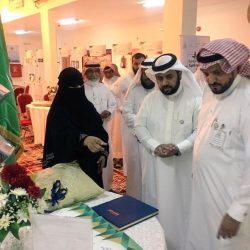 د.محمد المقبل ود.تهاني البيز  يتفقدان البرامج التدريبية لمشروع تطوير التربية الخاصة