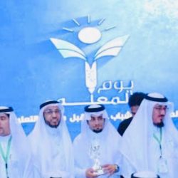 تعليم الرس .. يناقش سبل تعزيز مبادرة التحول الرقمي في المدارس