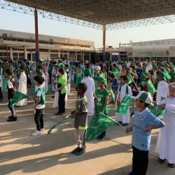أبناء الشهداء يرسمون احتفال اليوم الوطني بتعليم عسير