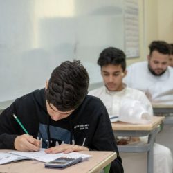 المربي عائض آل زاهر ، يحتفل بتخرج نجله ” عبدالعزيز ” .