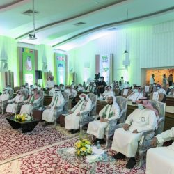 12409 أجهزة لوحية وشرائح بيانات تعزز مسيرة التعليم عن بعد في الرياض