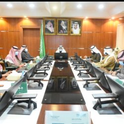 مدير تعليم تبوك .. يثمن أعمال تسليم وتوزيع المقررات المدرسية