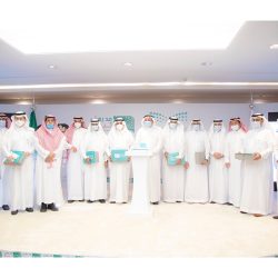 رئيس جامعة الإمام عبدالرحمن بن فيصل .. يكرم  ” 10 ” متطوعين سخوا بدمائهم لبنك الدم بـ ” 151 ”  مرة