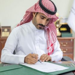 مدير تعليم صوير.. يزور ثانوية  “زلوم ” ويتابع آلية توزيع الكتب الدراسية استعداداً للعام الدارسي الجديد 1443هـ