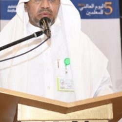 «التعليم» توجه الجامعات بإلزام الطلاب بالزي الرسمي السعودي