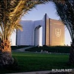 طلاب الخبر يرسمون ويبدعون في التعبير بسلامة القائد الغالي
