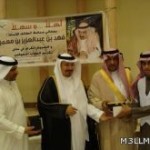 بالفيديو.. طلاب يعتدون على سيارة وكيل مدرسة منعهم من الدخول بالبرمودا