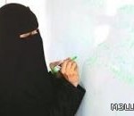 مواطن يترك ابنته في مكتب مسؤولة «التعليم» لتحقق رغبتها في النقل