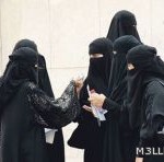 وزير التعليم يأمر بالتحقبق فى تداول مقطع فيديو لمعلم يشيربحركات لا أخلاقية لولي أمر طالب