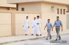 بلدية الخميس تُزيل أوكاراً للتحرش بالأطفال مجاورة لمدرسة ابتدائية